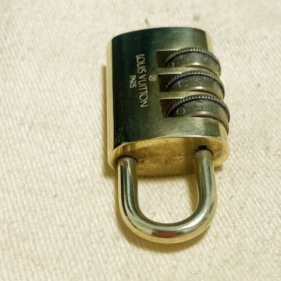 LOUIS VUITTON LV 5 SET DIALLOCK PADLOCK BAG CHARM CADENA GOLD-PLATED - Picture 3 of 4